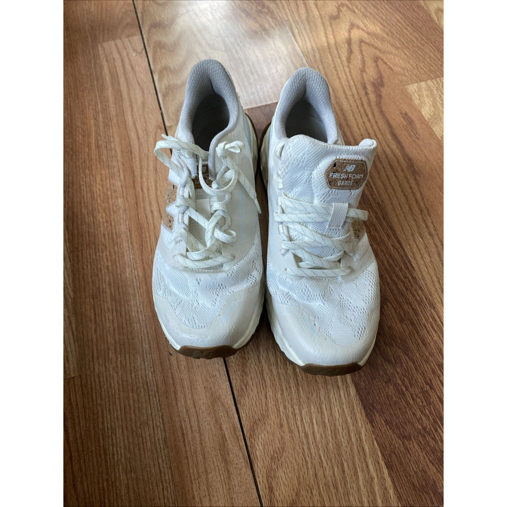 New Balance Woman's Sneakers & Athletic Shoes FRESH FOAM Garoé Size USA 10